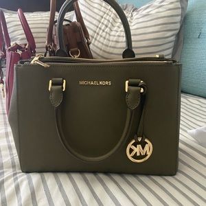 Michael Kors purse